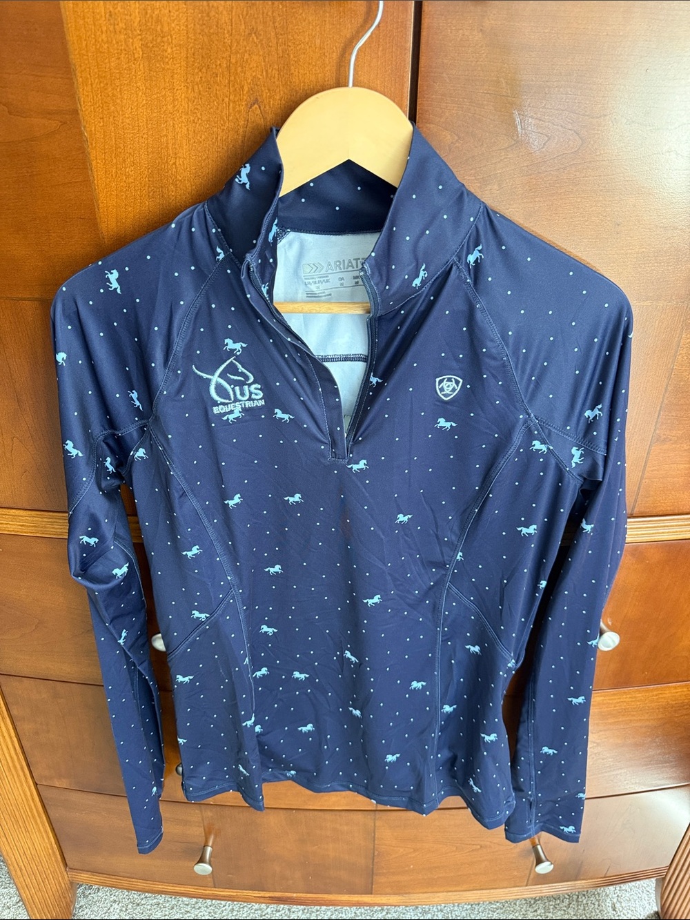 NWT Ariat Navy and Light Blue women’s ' Long-Sleeve medium